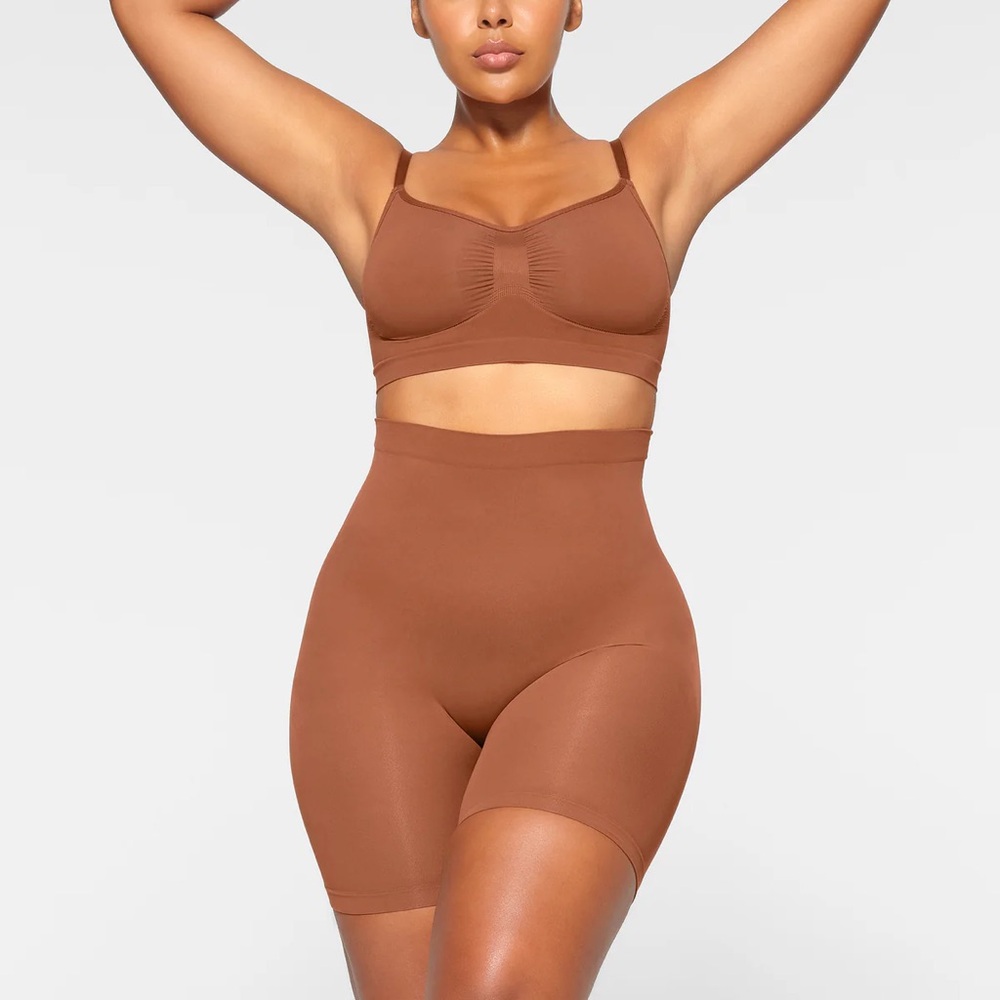 SKIMS Seamless Sculpt Mid Thigh Short